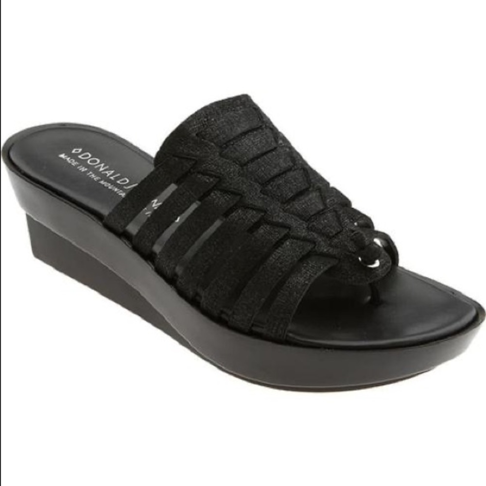 Donald J Pliner Sandals Size 8 Black Cissy Wedge
Leather Platform